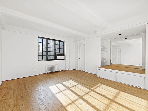 2nd image of 211 E 35th St APT 8A