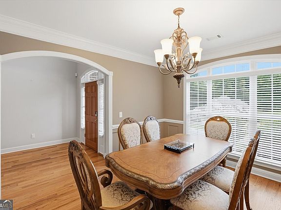2nd image of 134 Broadleaf Dr