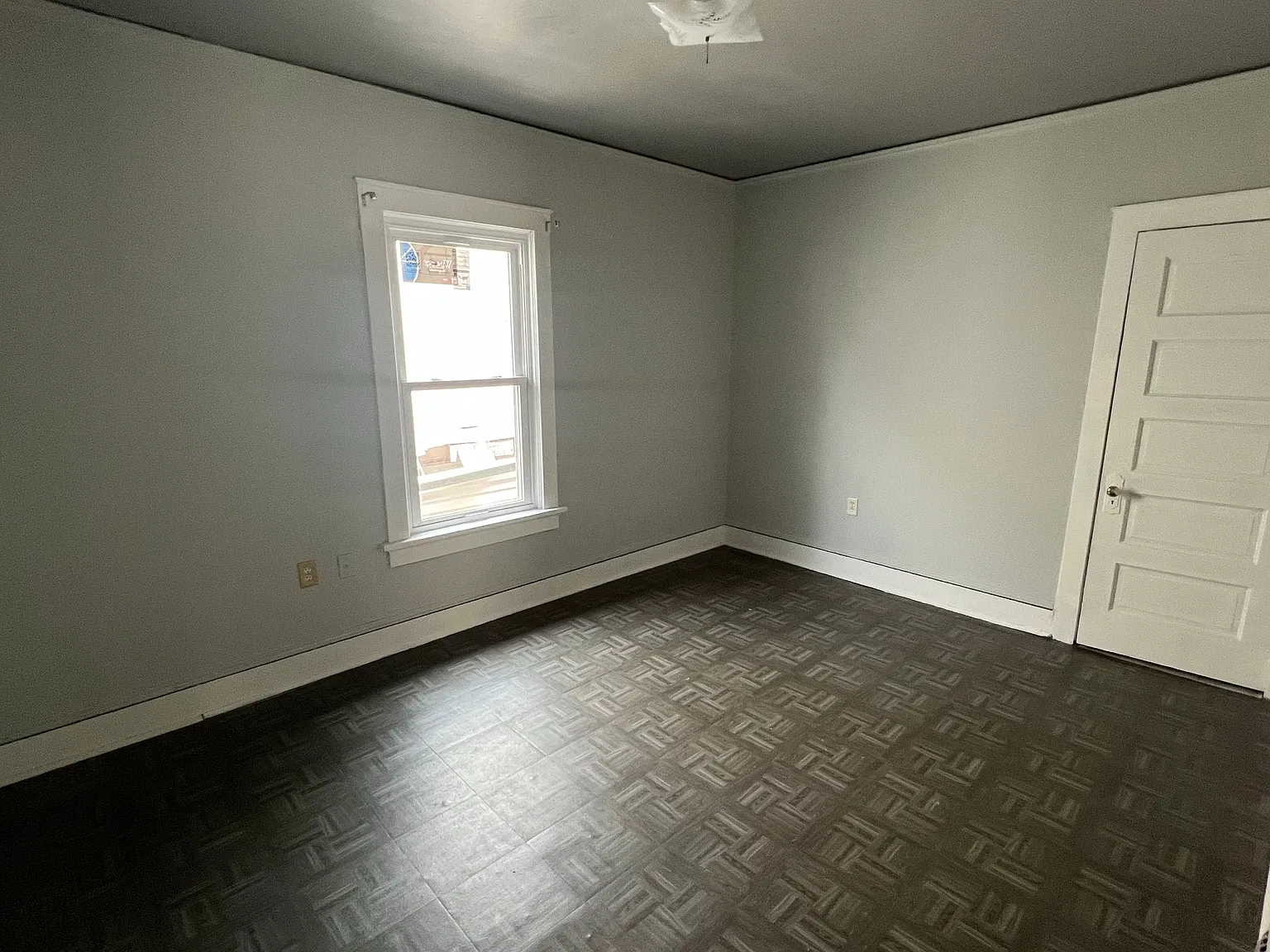 3 bed, 1105 sqft, $1,300 — Photo 4
