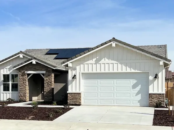 2876 18th Avenue, Kingsburg, CA 93631