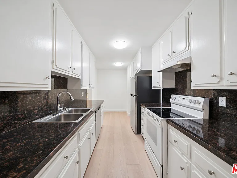 10980 Ohio Ave #201 — Photo 4