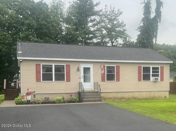 4 Pleasant Acres Drive, Troy, NY 12182