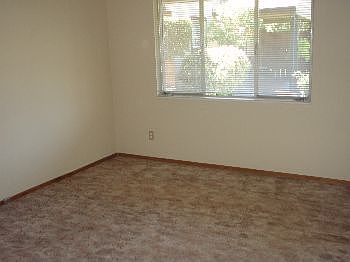 3rd image of 1934 Country Club Blvd APT 1