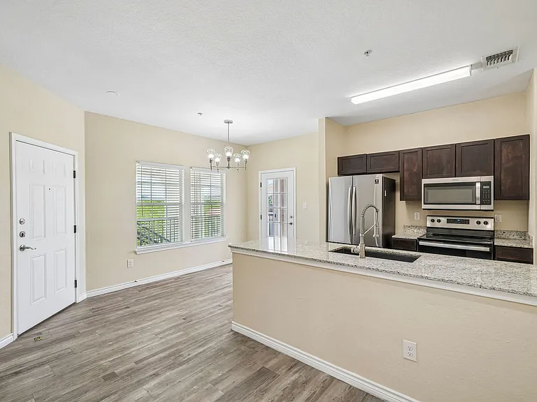 La Marquesa Apartments — Photo 44