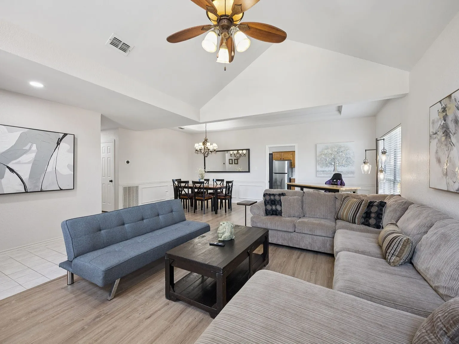 3 bed, 2.0 bath, 1530 sqft, $4,000 — Photo 3