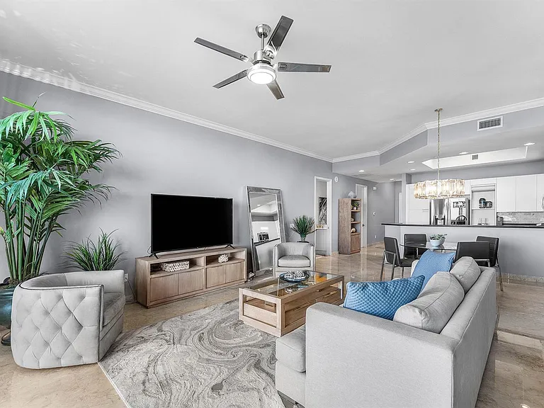 2640 Lake Shore Dr #2215 — Photo 8