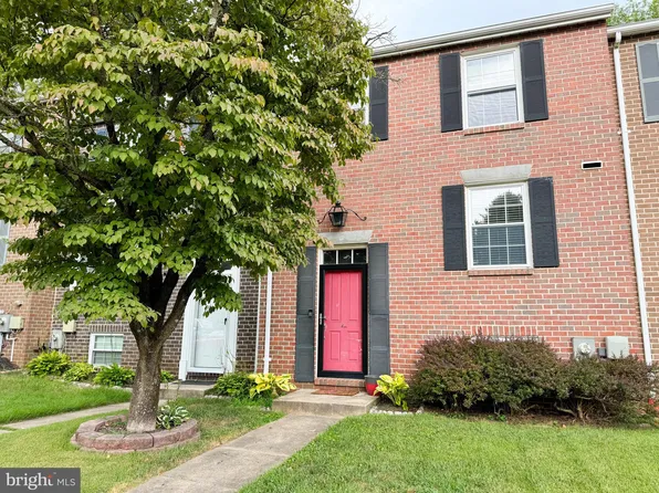 10 Pinecone Ct, Parkville, MD 21234