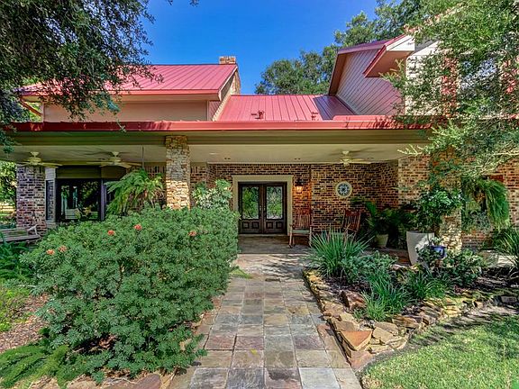 3rd image of 6114 Creekview Dr