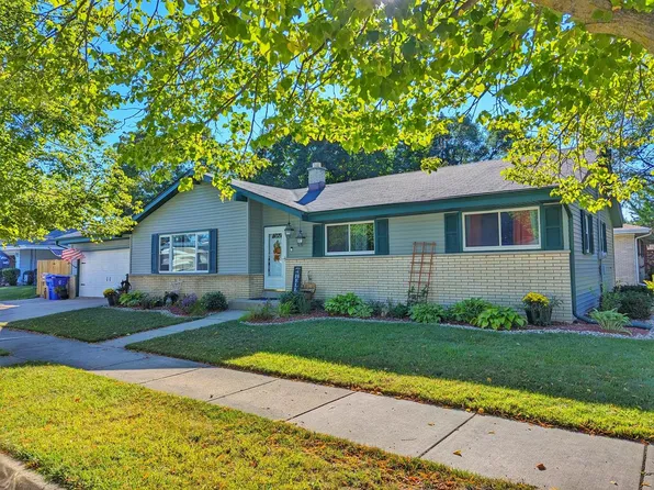 8106 17th AVENUE, Kenosha, WI 53143
