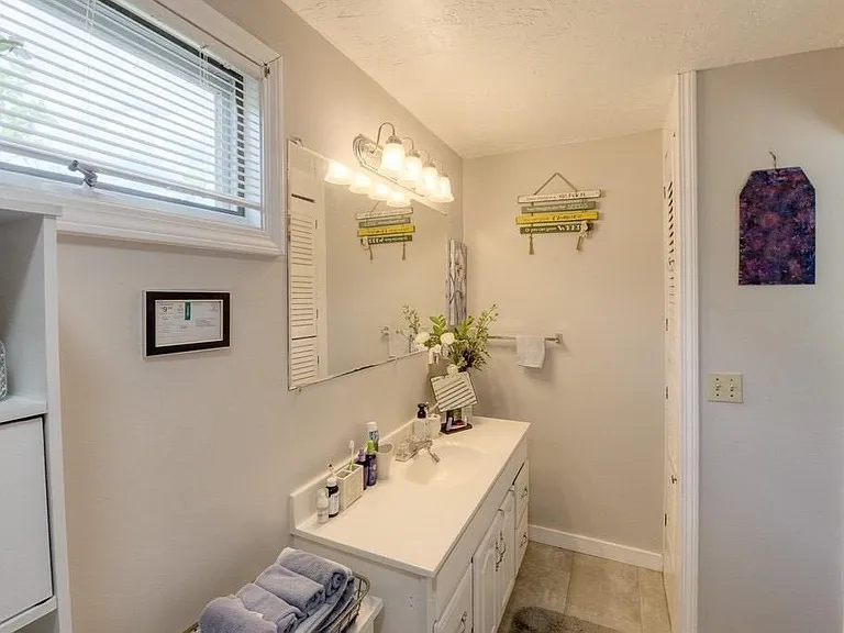 45 Scrimgeour Rd #1 — Photo 5
