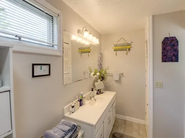45 Scrimgeour Rd #1, Worcester, MA 01606