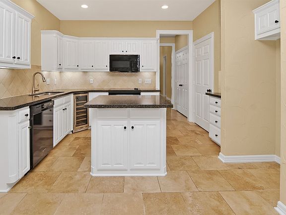 4th image of 2122 Clear Lake Rd