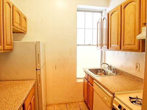 4th image of 314 W 51st St APT 5B