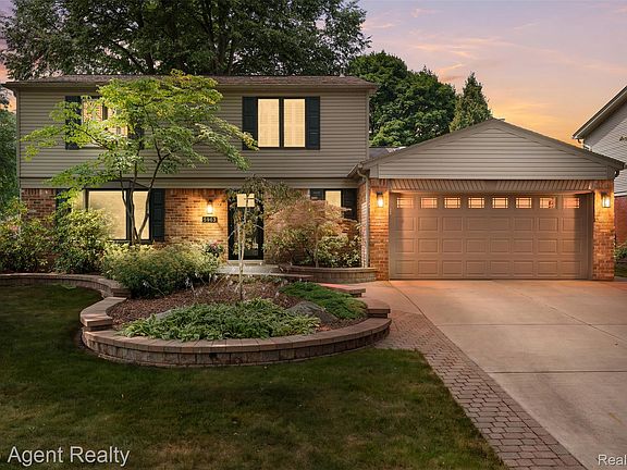 2nd image of 5963 Cliffside Dr