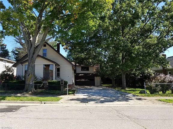 2nd image of 119 Pocantico Ave