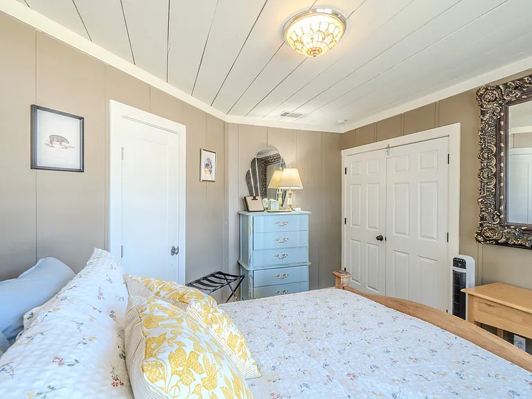 904 Florence St — Photo 13