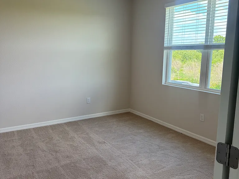 719 157th Ct E — Photo 8