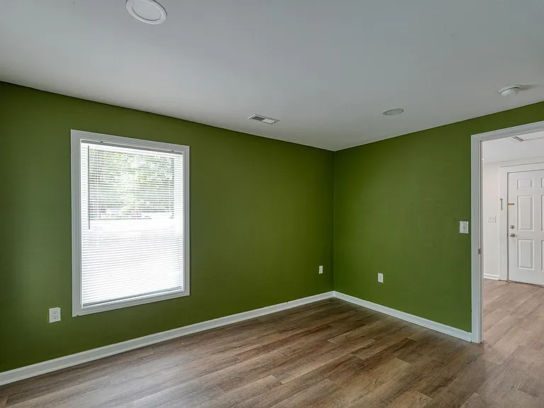 831 John B White Sr Blvd — Photo 17