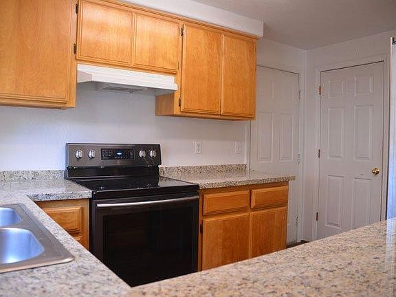 5th image of 2635 Cummings Ln