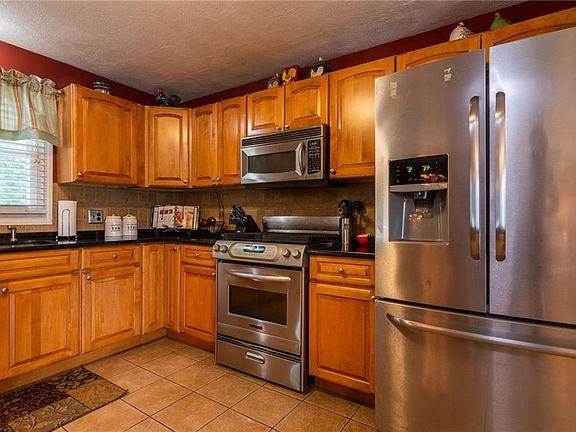 5th image of 112 Pinewood Dr