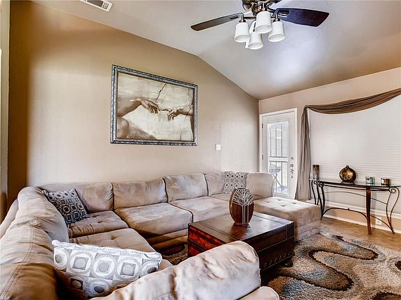 5th image of 2135 Dandelion Dr