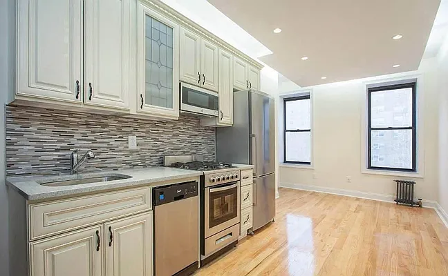 Rented by Compass | media 28