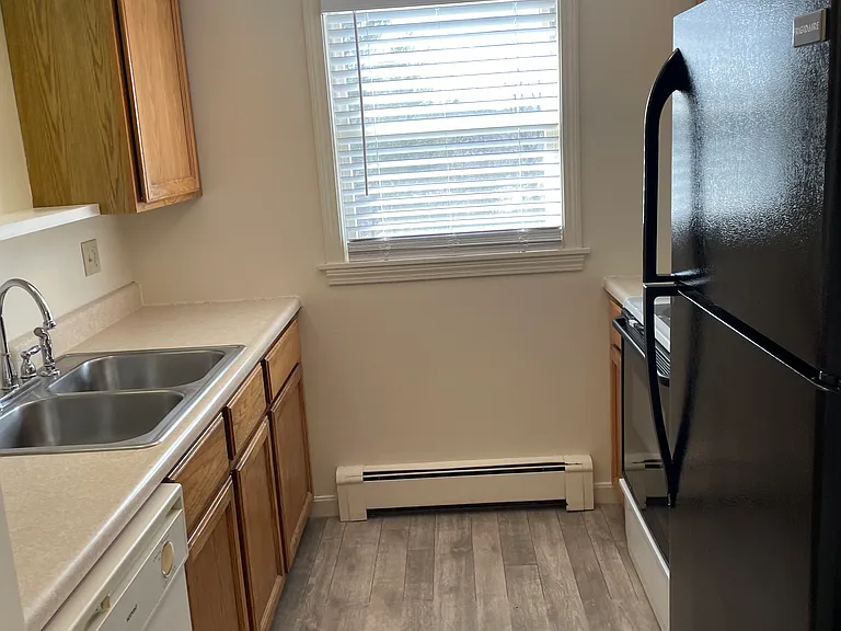 826 State St #3 — Photo 7