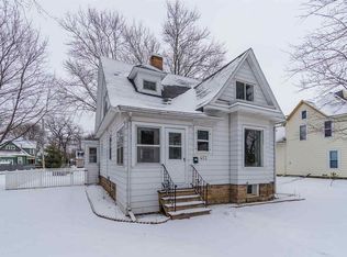 413 5th St, Baraboo, WI 53913