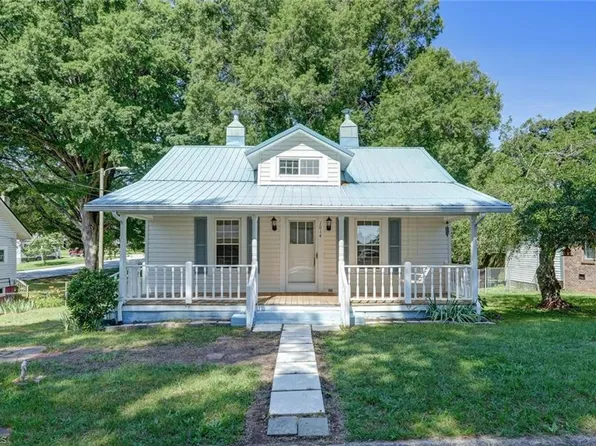 1014 Walnut St, Reidsville, NC 27320