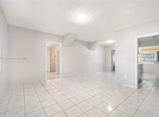 871 SE 1st St, Hialeah, FL 33010