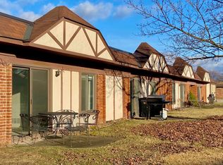 29900 Grand Oaks Dr APT 23, Warren, MI 48092
