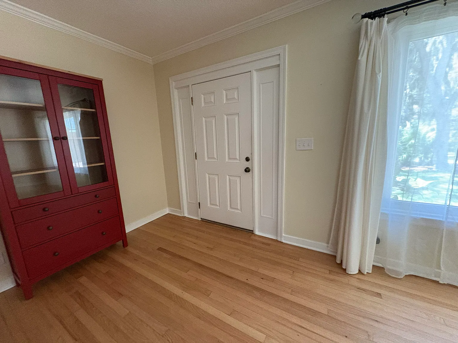 3 bed, 1718 sqft, $3,500 — Photo 3
