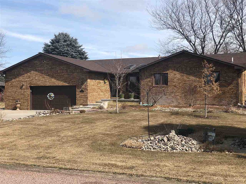 1st image of 242 Willow Ct