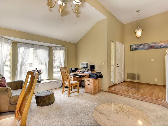 5th image of 1527 Carbury Way