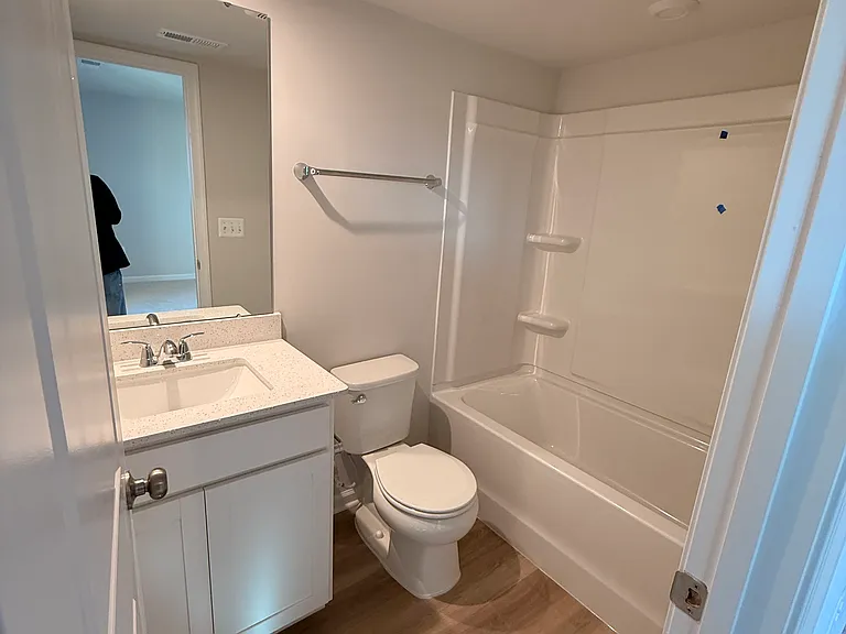 121 Oldfield Dr — Photo 10