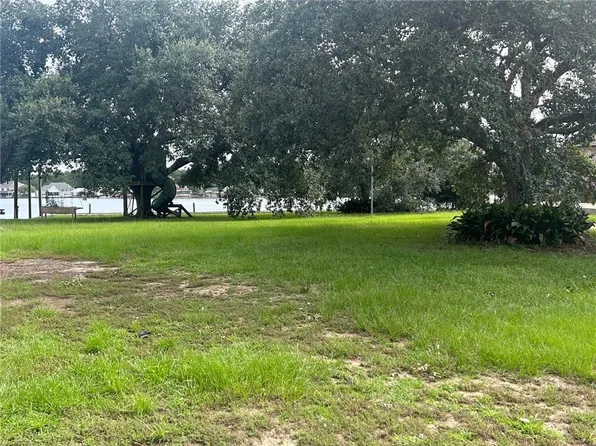 14014 S Lakeshore Dr, Covington, LA 70435