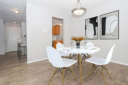Dakota Apartments — Photo 4