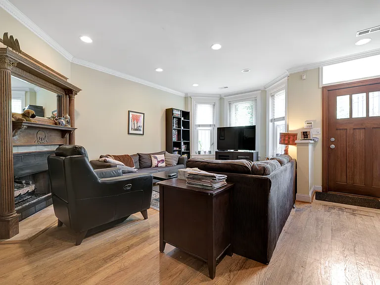 3415 Brown St NW — Photo 10
