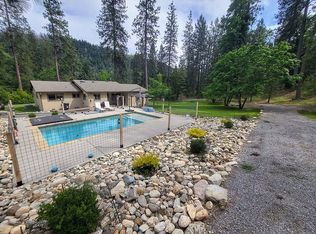 25308 Gibson Rd, Lakehead, CA 96051