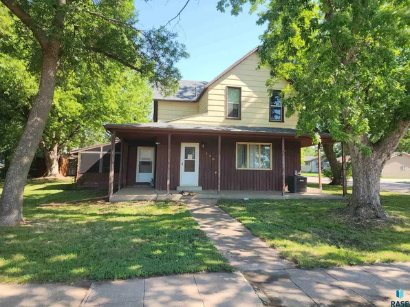140 E Lincoln Ave, Salem, SD 57058