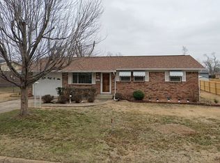 811 N 11th St, Rogers, AR 72756