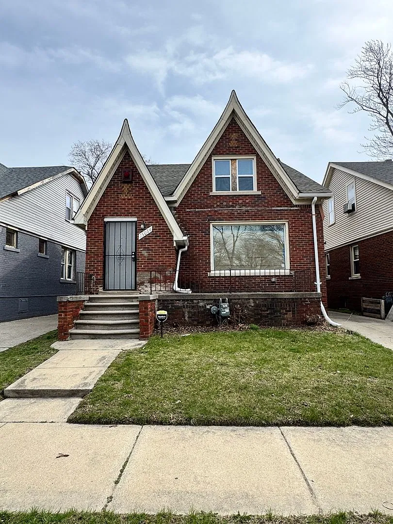 Remodeled rental available now! Accepting both private pay and section 8. — Photo 1