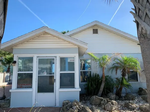 209 5th St S, Flagler Beach, FL 32136