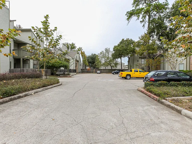 17417 Red Oak Dr #133 — Photo 2