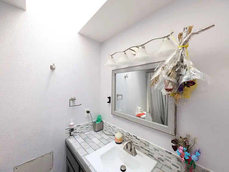 2025 Baymont Dr — Photo 5