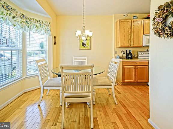 4th image of 32237 Pelican Ct
