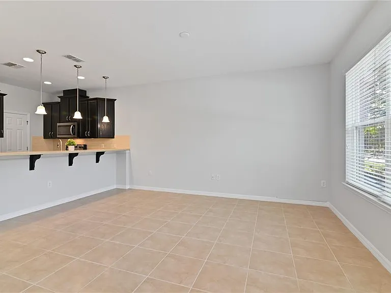 2913 Windmill Dr — Photo 6