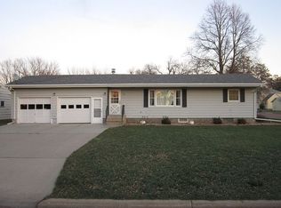 300 N Bell St, Howard, SD 57349