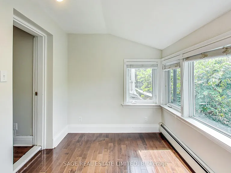 46 Alberta Ave — Photo 25