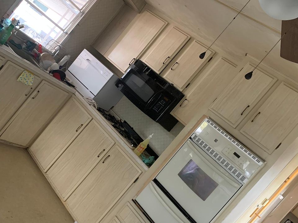 2nd image of 3115 N Fairview Ave #88